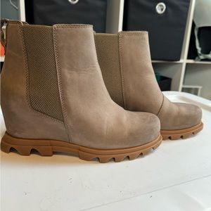 Sorel Wedge Boots Sz 7.5